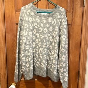 Old Navy women’s gray/ white animal print sweater size XXlarge.